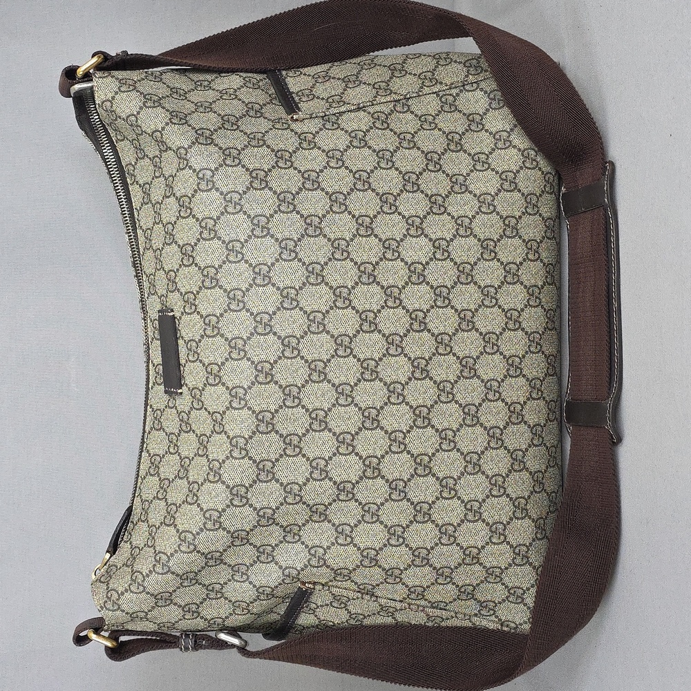 ✨️GUCCI GG Supreme Diaper Messenger Bag - Picture 2 of 16